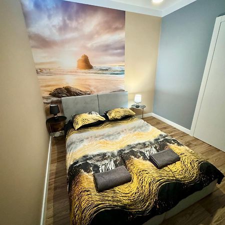 3-Rooms Apartment With Balcony By The Oldtown 格但斯克 外观 照片