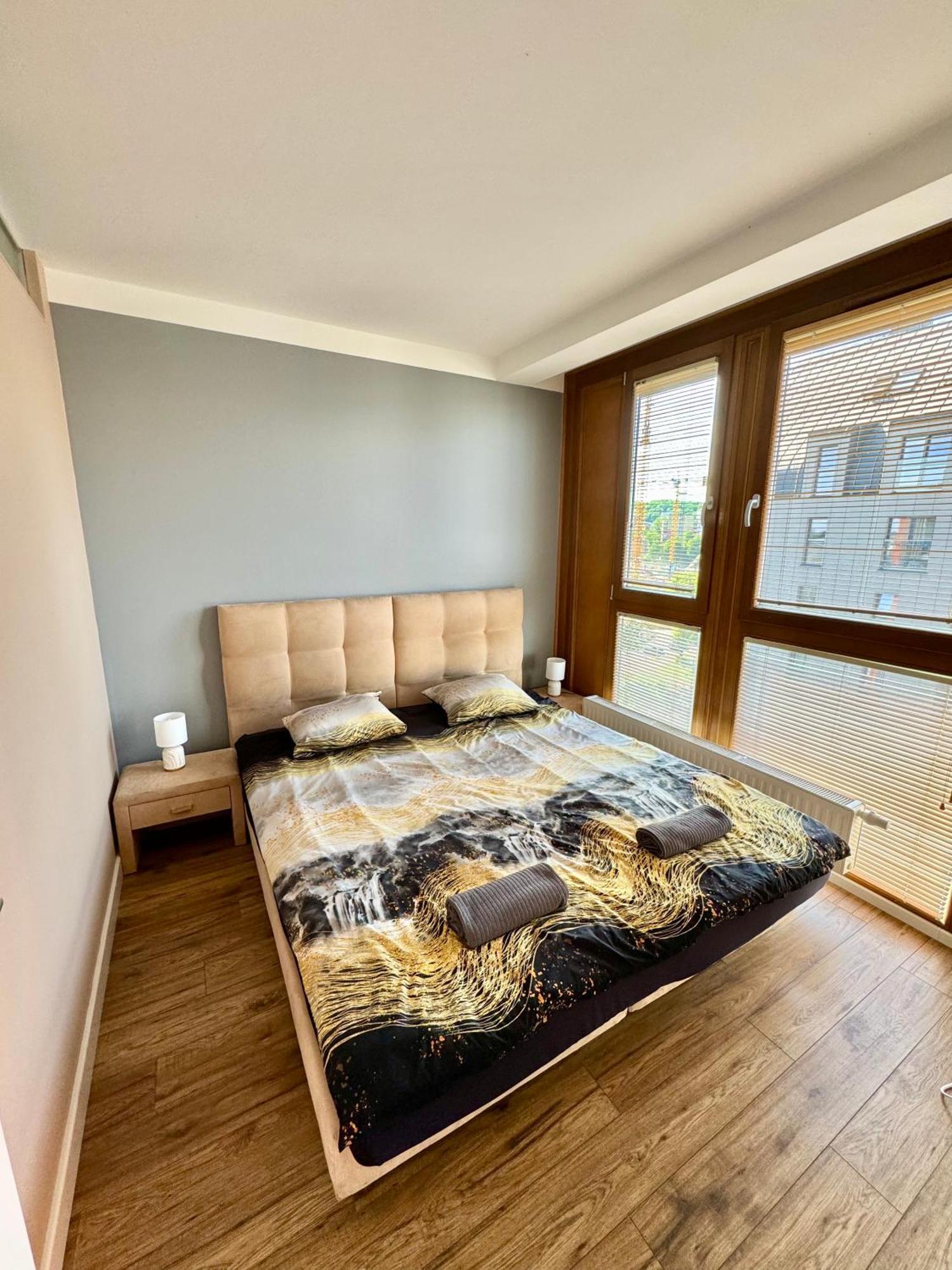 3-Rooms Apartment With Balcony By The Oldtown 格但斯克 外观 照片