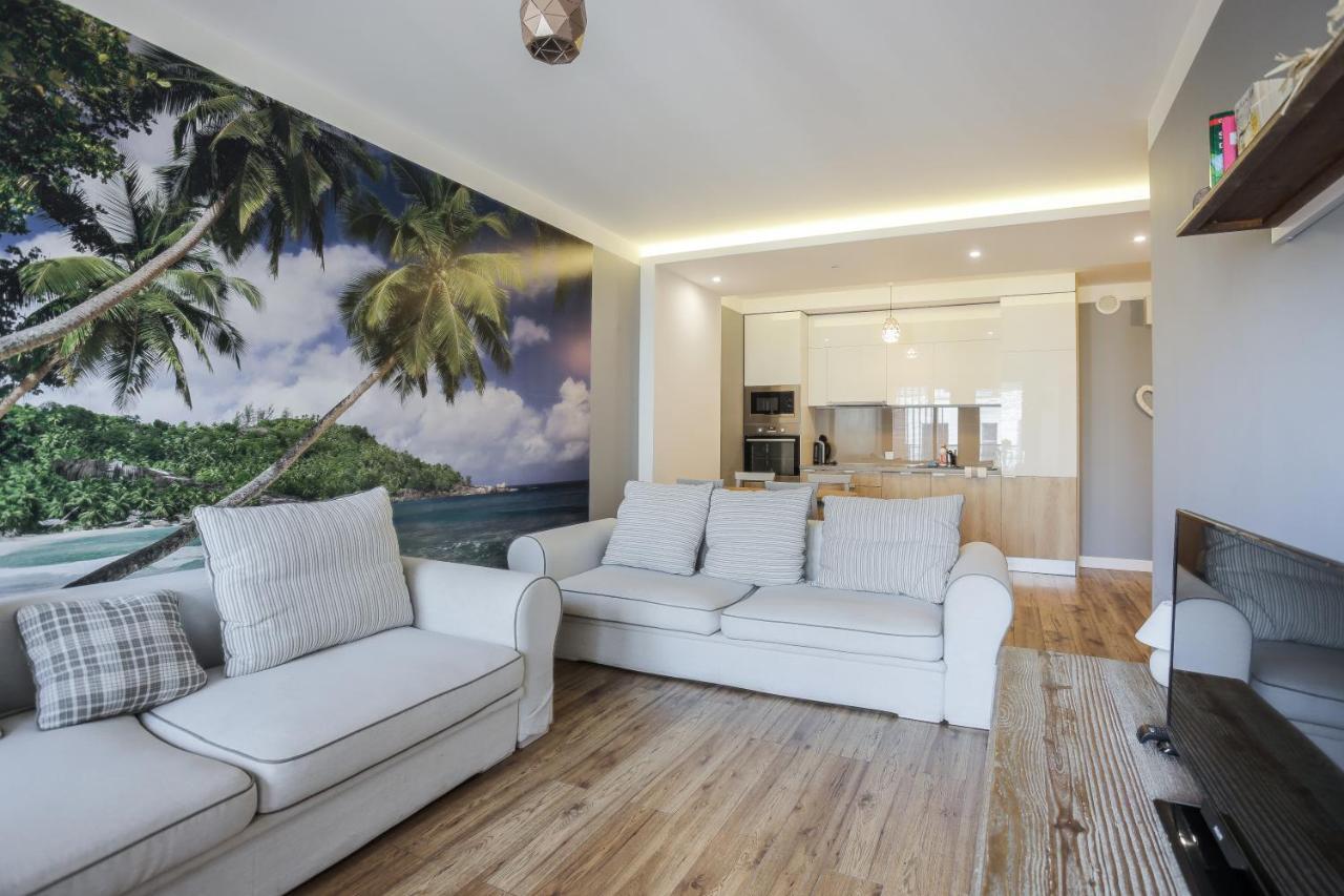 3-Rooms Apartment With Balcony By The Oldtown 格但斯克 外观 照片